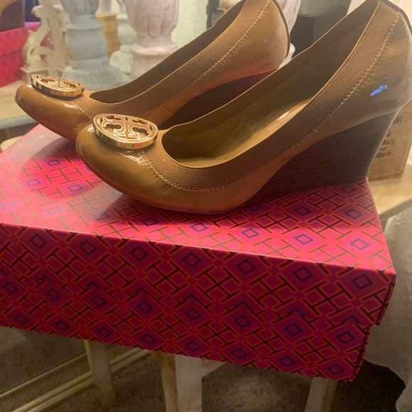 NEVER WORN!!! - Picture 3 of 5